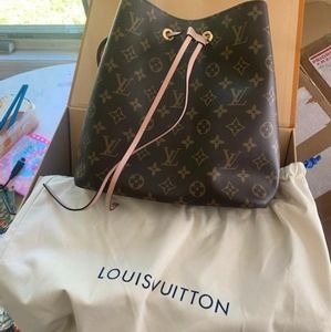 Louis Vuitton Monogram Canvas and Leather NéoNoé MM Bag